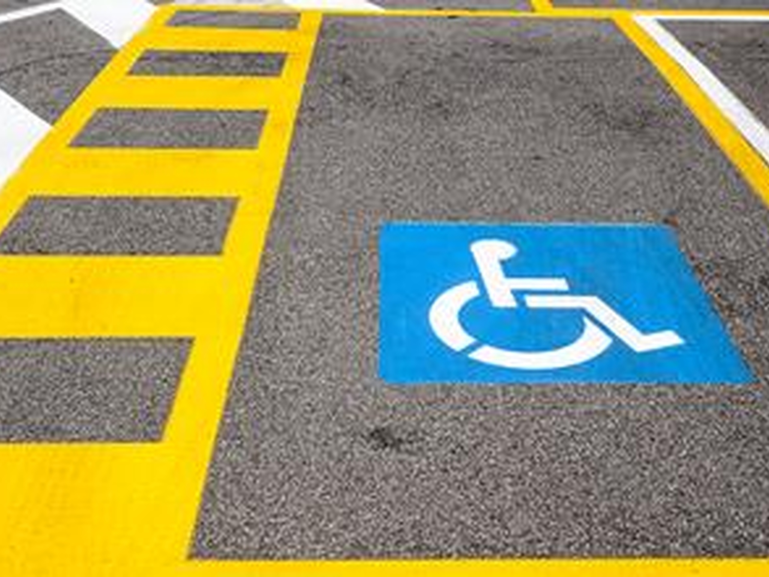 PARCHEGGIO DISABILI 2